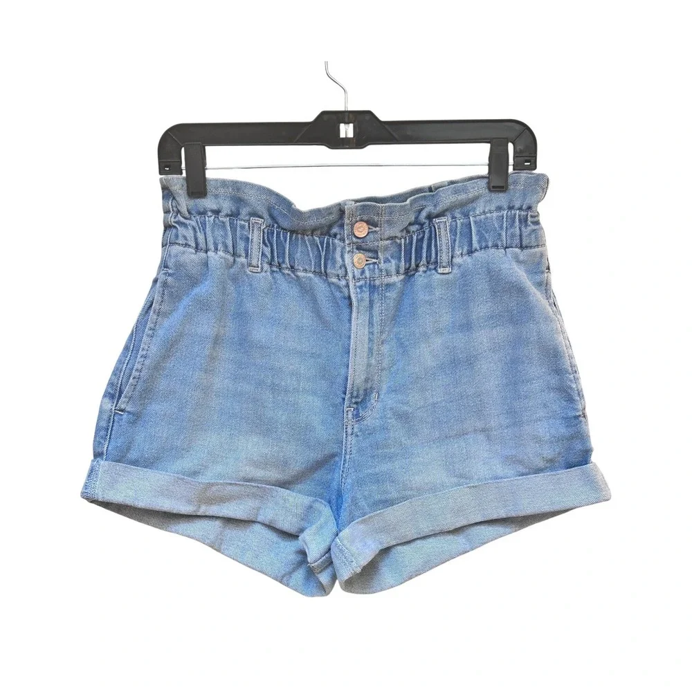 Hollister Ultra High-Rise Mom Shorts Light Wash Paperbag Waist Denim Size 9 W29